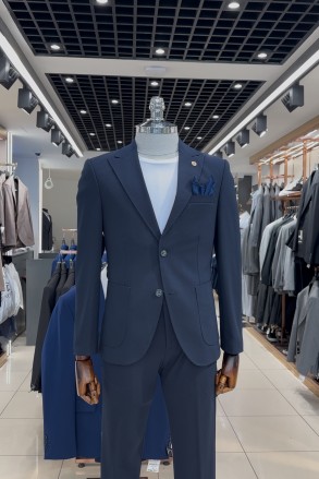 Lacivert Pileli Tokalı Detaylı Pantolonlu Takım Elbise